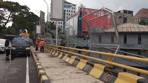 Celah Di Ujung Jembatan Suhat Di Pasang Tembok