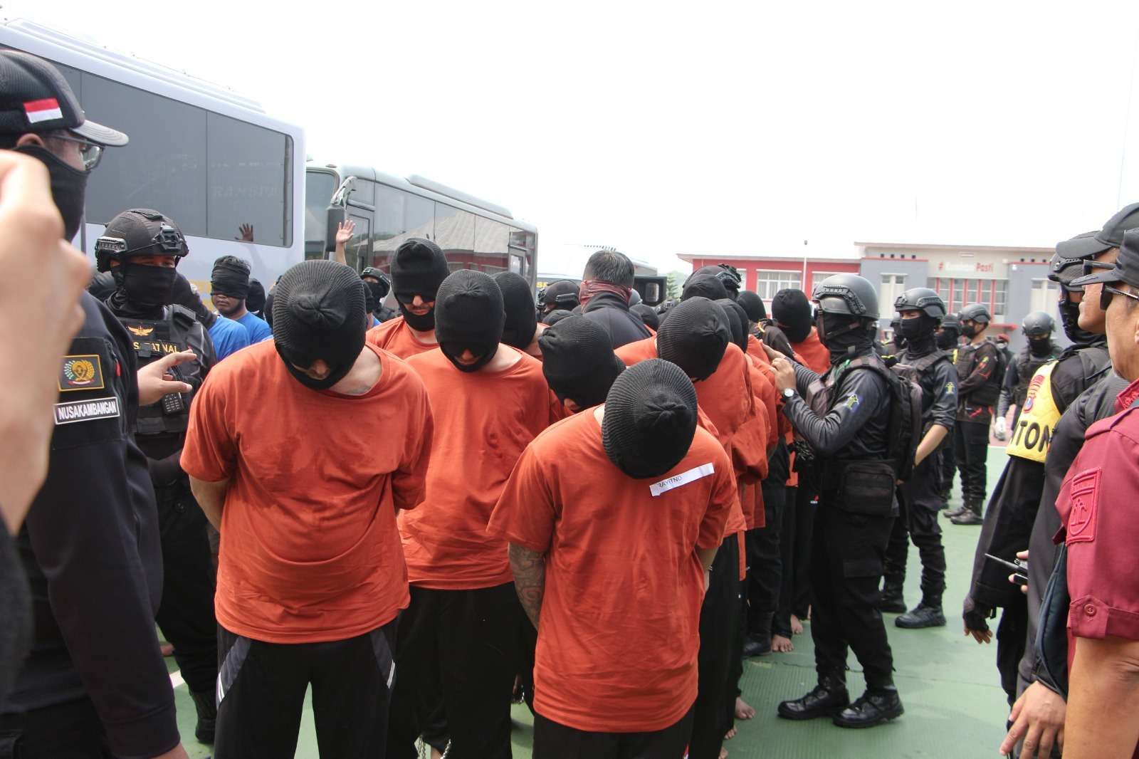 Puluhan Napi Risiko Tinggi Dipindahkan ke Nusakambangan