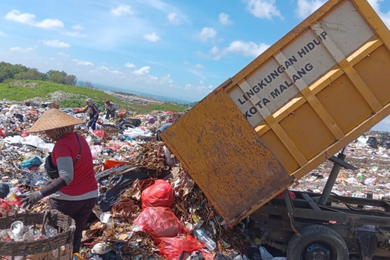 Puluhan Truk Pengangkut Sampah di Kota Malang Diusulkan Perbaikan