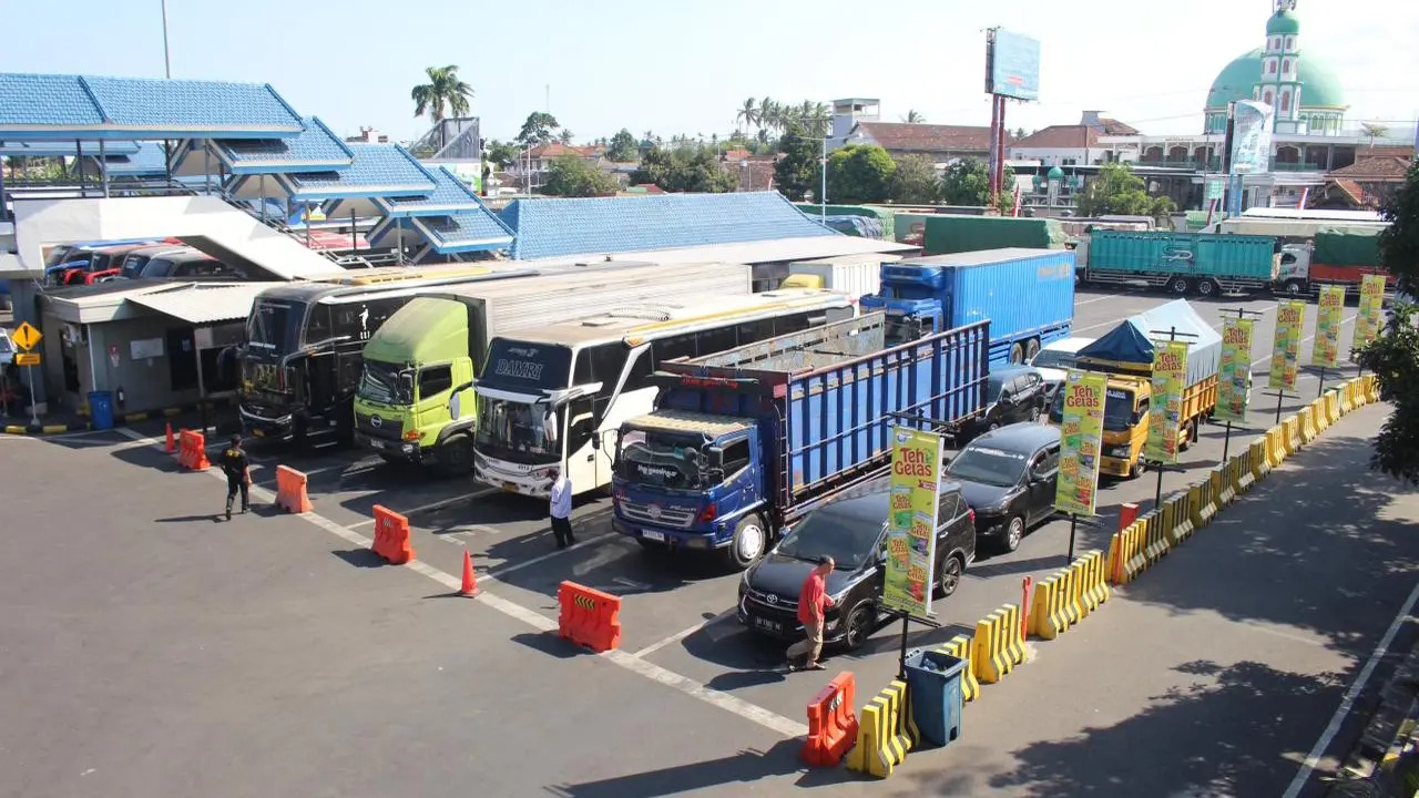 Antrean Ketapang Mengular Belasan Kilometer, Polisi Fokus Cegah Kendaraan “Ngeblong”