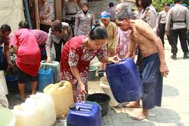  Mobil Water Canon SaluranAir Bersih Ke Desa Mojokerto 