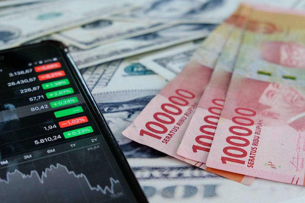 Rupiah Tembus Rp18.001 Per Dolar AS Hari Ini
