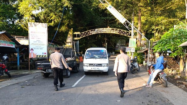 Jalur Penghubung Cangar - Pacet Dibuka 24 Jam