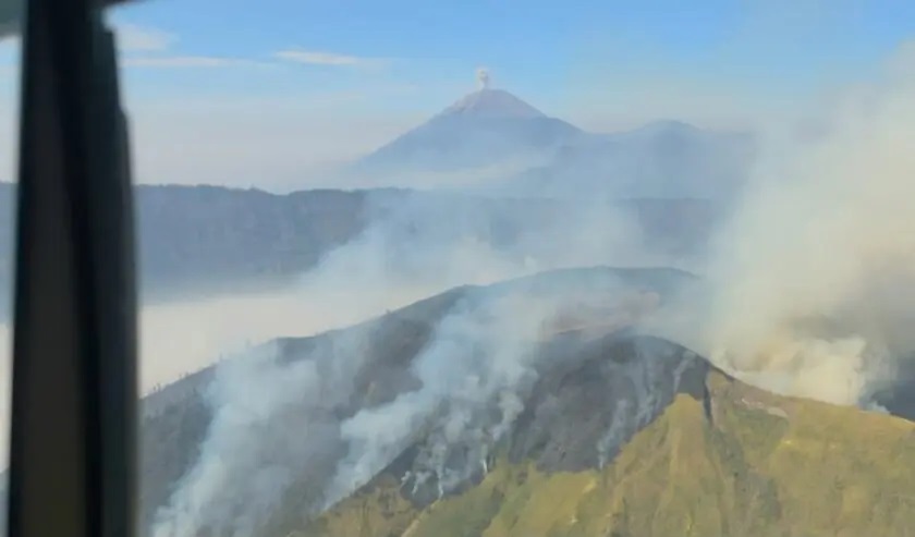 Kebakaran Bromo Meluas, Helikopter PK-DAP Terkendala Jarak Pandang