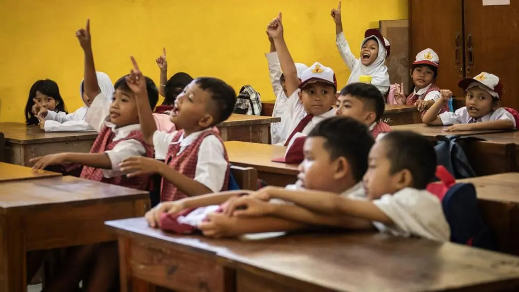 Sekolah Negeri Gratis 2027 Tak Pakai Anggaran Baru, Dana Pendidikan Diatur Ulang