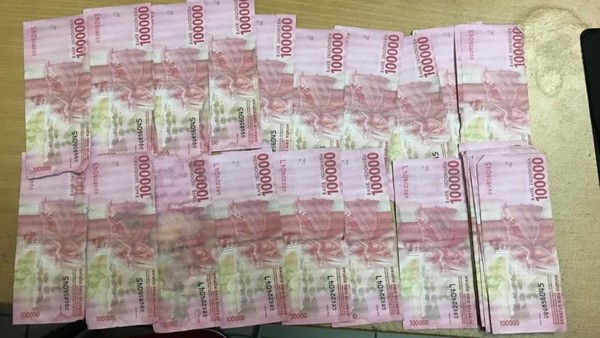 Uang Palsu Rp36 Miliar Nyaris Beredar, Polisi Bongkar Pabrik di Tangsel