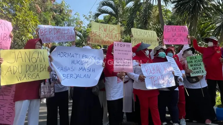 Hari Pertama Dibuka, Jalan Tembus Griya Shanta Langsung Diblokade