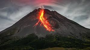 Gunung Merapi Erupsi Keluarkan Guguran Lava Awan Panas