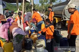 PEMKAB Pamekasan Distribusikan Bantuan Air Bersih Ke Desa Desa