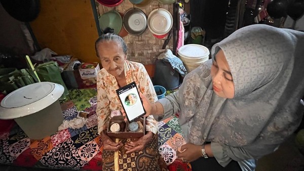 Tak Semua Penerima Bansos Punya Smartphone, Jatim Siapkan Puluhan Ribu Agen Perlinsos
