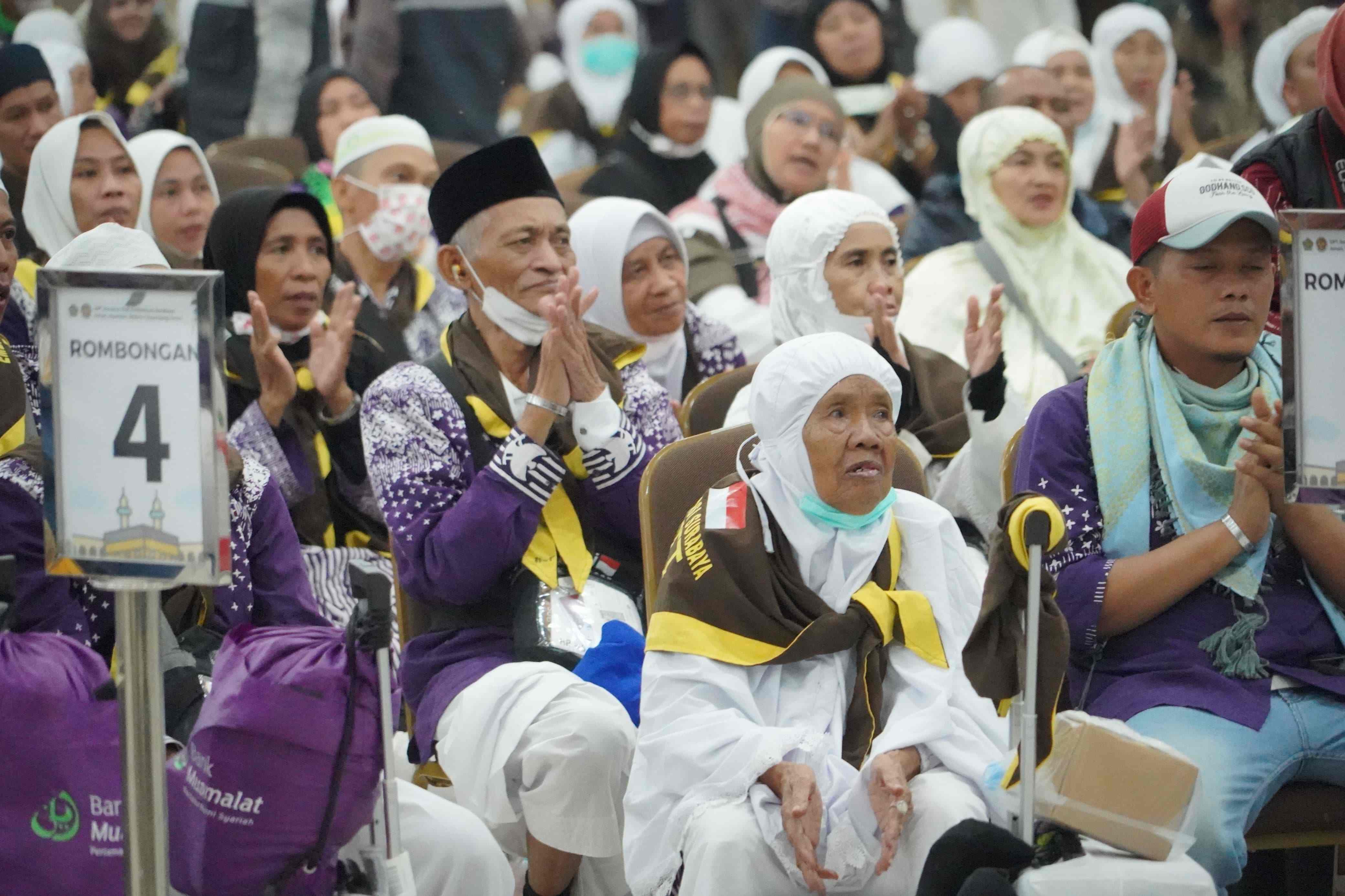 Tiga Jemaah Haji Pulang Lebih Awal Lewat Skema Tanazul di Debarkasi Surabaya