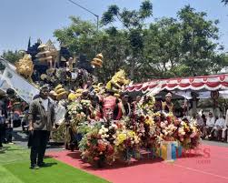 Ribuan Penonton Malang Flower Carnaval 2024 Padati Balai Kota Malang