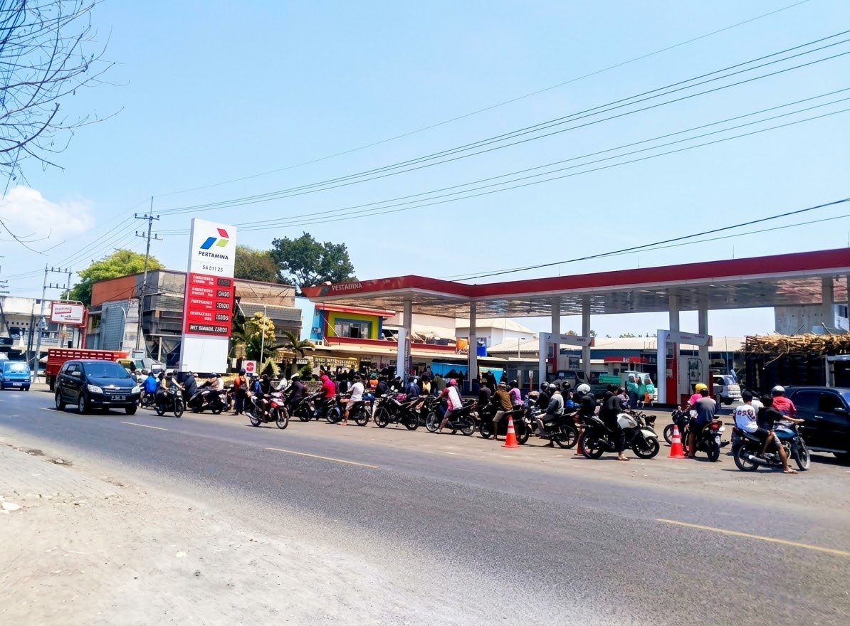 Antrean Pertalite Mengular, Warga Malang Raya Terpaksa Beralih ke Pertamax