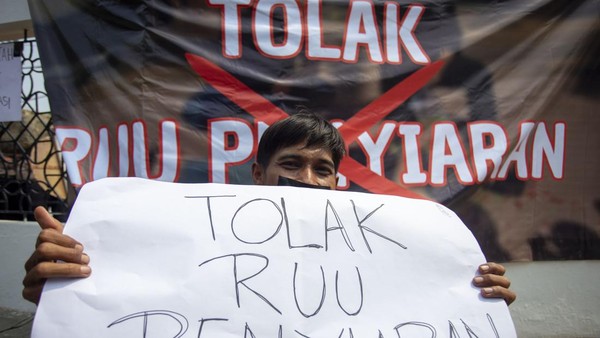 IJTI Surabaya Gelar Aksi Menyikapi Kontroversi RUU Penyiaran