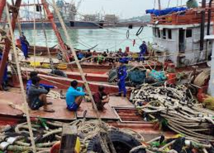 Kapal Vietnam Ditangkap KKP Karena Mencuri Ikan Di Perairan Natuna Utara