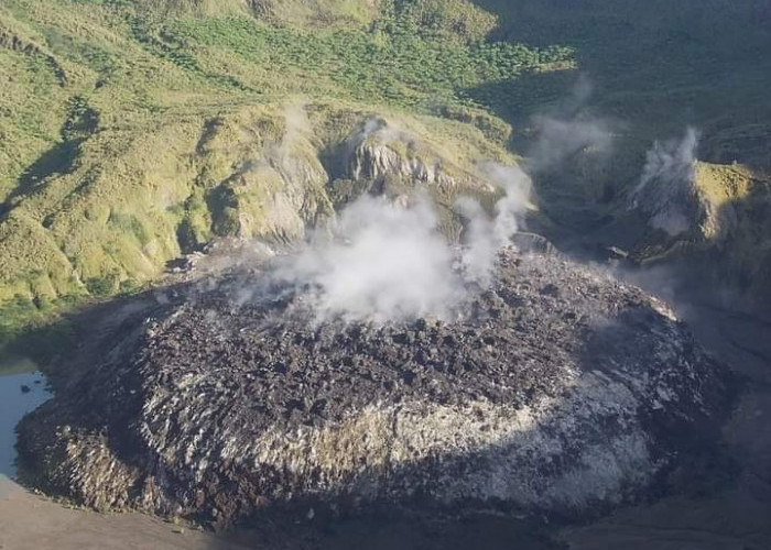 PVMBG Turunkan Status Gunung Anak Krakatau Turun Ke Level Waspada