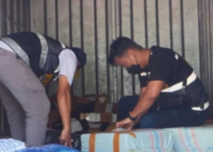 Nyaris Lolos ke Timor Leste, Puluhan Bal Rokok Ilegal Digagalkan Bea Cukai Madura