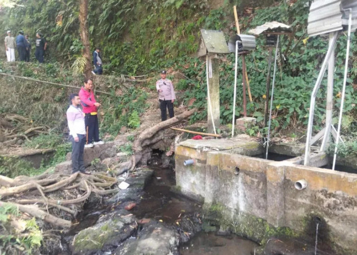 Polisi Buru Dua Pria dalam Video Asusila Viral di Tepi Sungai Brantas