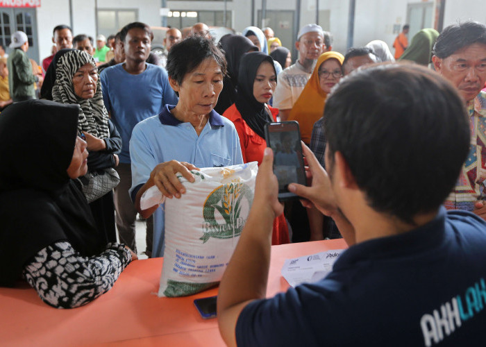 Pemerintah Tunda Penyaluran Bantuan Beras