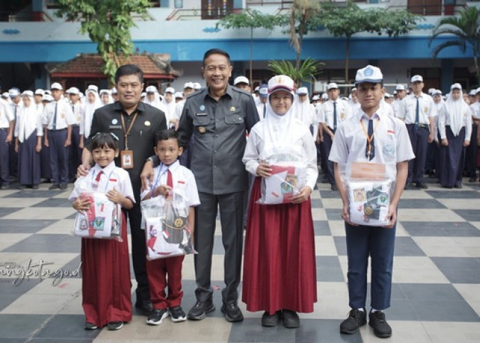 Anggaran Menyusut, Bantuan Seragam Gratis Kota Malang Tahun Ini Hanya Menyasar 4 Ribu Siswa