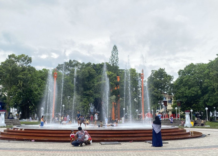 Air Mancur Alun-Alun Malang Tak Lagi Menyala Seharian, Ini Penyebabnya