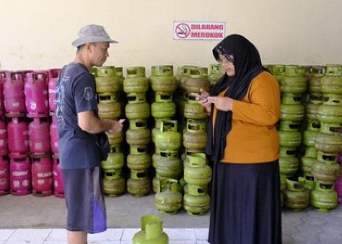 Pj Gubernur Jatim Wajibkan Pembelian LPG 3 Kg 