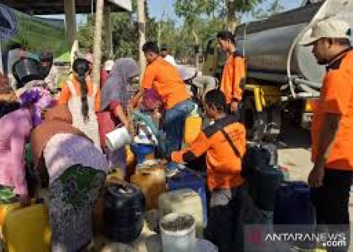 PEMKAB Pamekasan Distribusikan Bantuan Air Bersih Ke Desa Desa