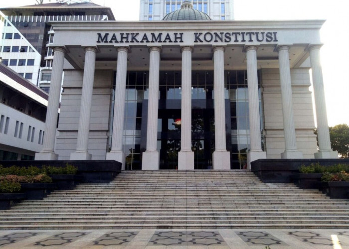 MK Tolak Gugatan Empat Mahasiswa, Aturan Pilkada Langsung Tetap Berlaku