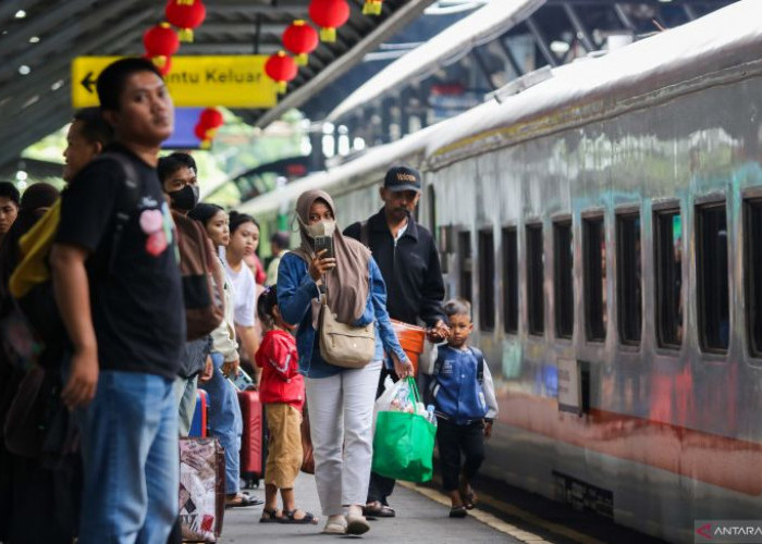 Libur Kemerdekaan, Ratusan Ribu Penumpang Padati Daop 8