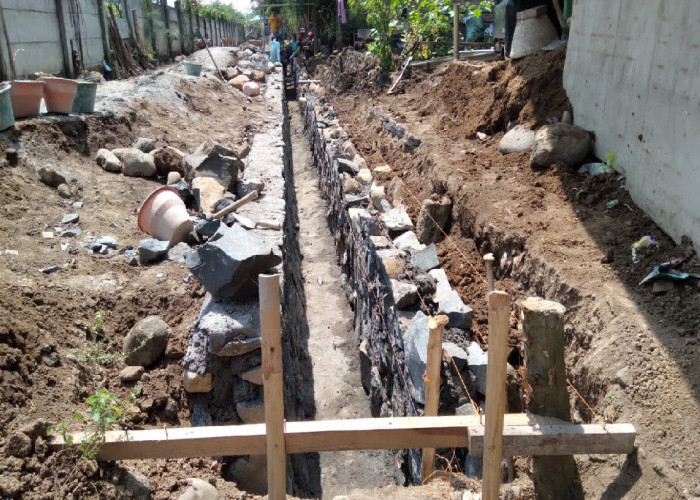 Pembuatan Drainase di Kalisongo Malang Habiskan Anggaran Puluhan Juta