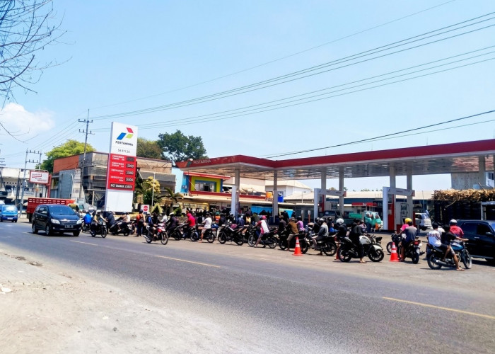 Antrean Pertalite Mengular, Warga Malang Raya Terpaksa Beralih ke Pertamax
