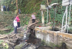 Polisi Buru Dua Pria dalam Video Asusila Viral di Tepi Sungai Brantas
