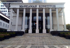 MK Tolak Gugatan Empat Mahasiswa, Aturan Pilkada Langsung Tetap Berlaku