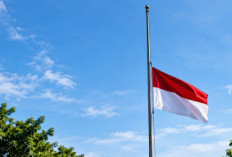 Bukan Sekadar Seremoni, Ini Pesan Khofifah di Balik Pengibaran Bendera Dua Hari