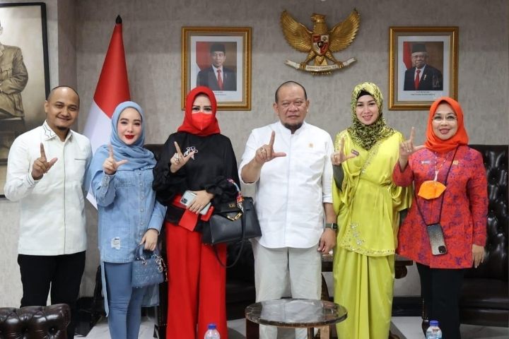 LaNyalla Ajak Artis Berkontribusi untuk Perekonomian Daerah