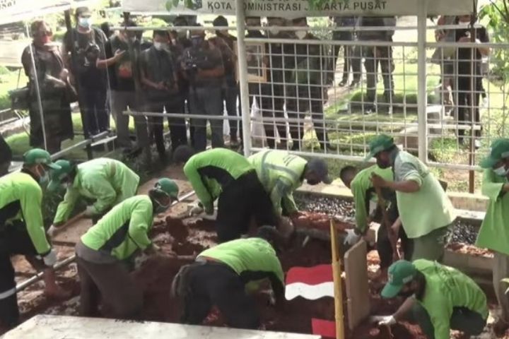 Jenazah Rachmawati Dimakamkan di Samping Pusara Ibu Fatmawati