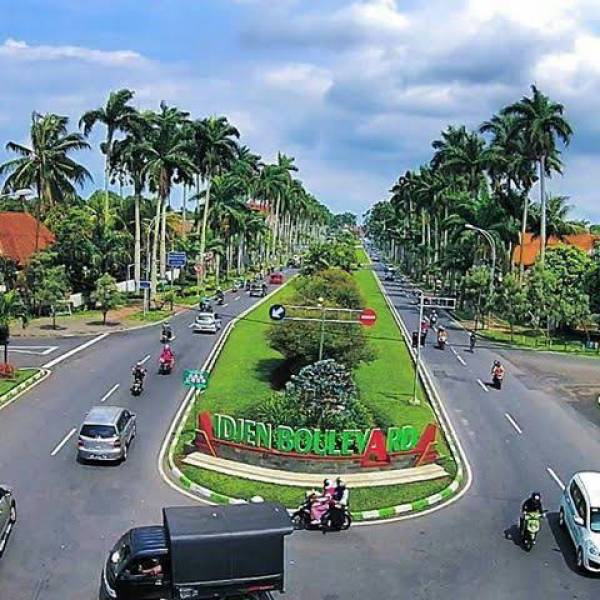 Pergantian Tahun Kemarin di Pagi Hari Volume Kendaraan Sepi