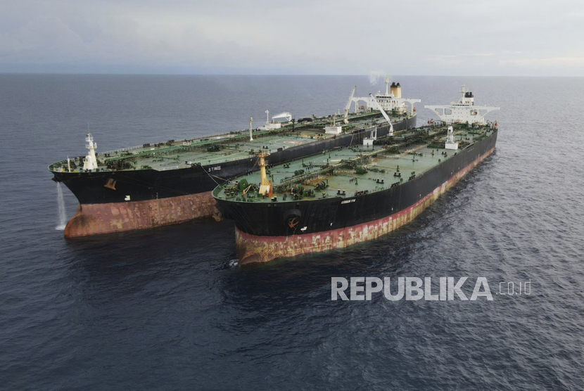 Iran Ancam Balas Tindakan Penurunan Minyak Dari Kapal Tanker Sitaan