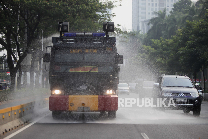 Penyemprotan Air Disebut Bisa Kurangi Polusi Udara