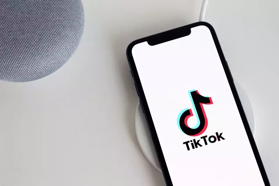 Luhut Klaim Investasi Tiktok Tak Terganggu Larangan Tiktok