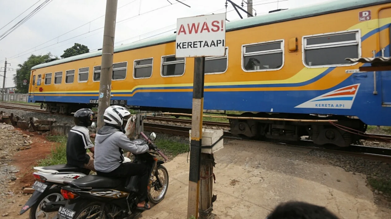 Ratusan Perlintasan Kereta Api Di Jatim Tidak Berpalang