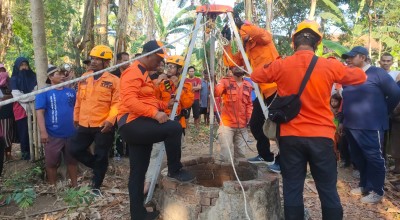 Seorang Pemuda Menceburkan Diri Ke Sumur Tua Diduga Depresi