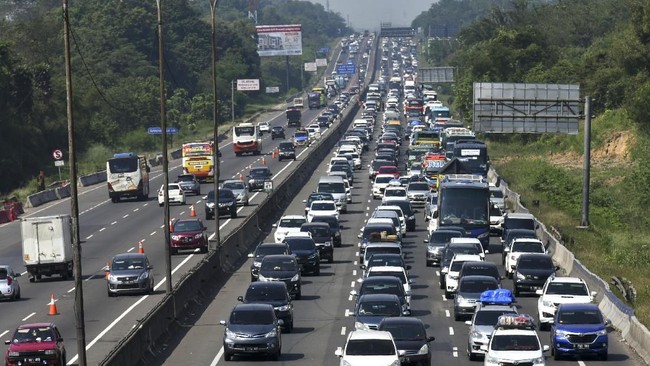 Korlantas Polri Berlakukan Contraflow hingga One Way di Tol Trans Jawa