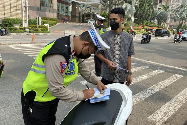 Tilang Uji Emisi Kendaraan Dibatalkan