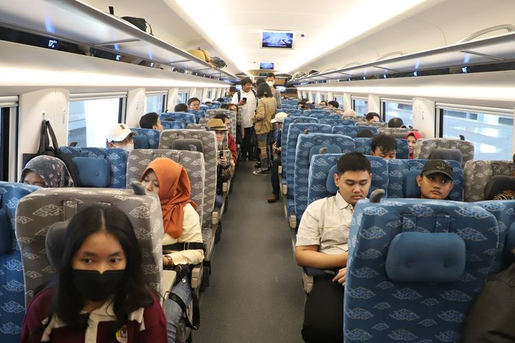 Kereta Cepat Whoosh Sudah Resmi Beroperasi