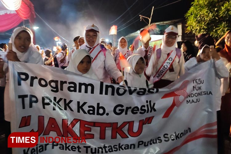 Wabup Gresik Sampaikan Program Jaketku Lewat Karnaval