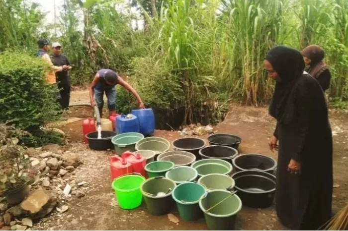 Puluhan Desa Di Kabupaten Probolinggo Alami Krisis Air Bersih