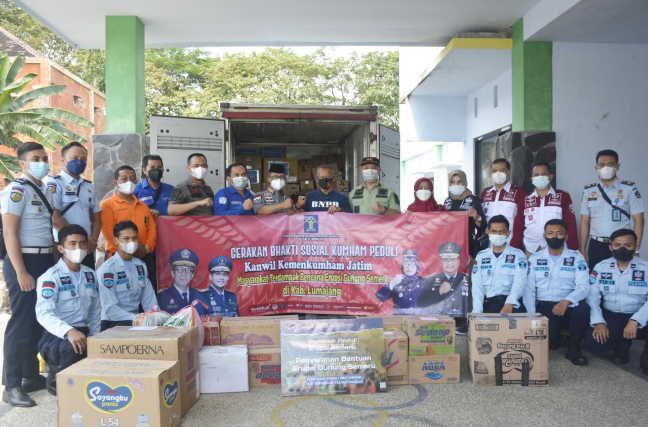 Kemenkumham Jatim Ringankan Beban Warga Korban Erupsi Semeru