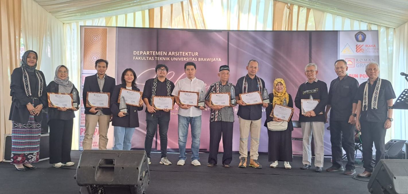 Sekretaris DLH Kabupaten Malang Raih Penghargaan Alumni Award 2023