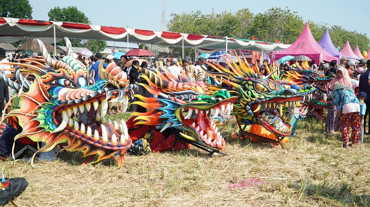 Festival Layang-Layang Naga Se-Jatim Digelar Di Lamongan